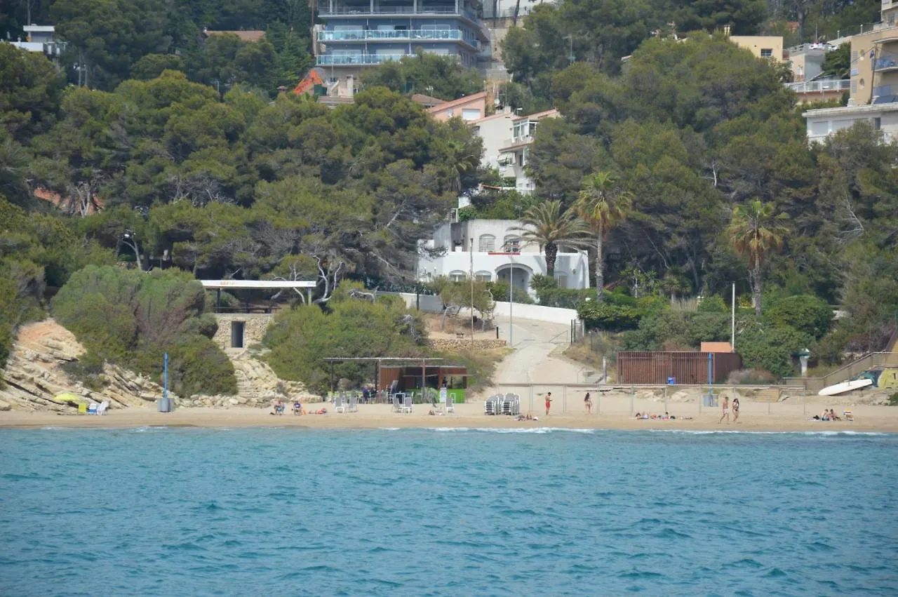Pool, Beach, Golf & Hard Rock In Salou